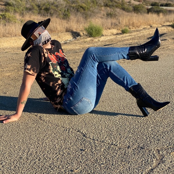 Meet your Posher, Kyle - Picture 4 of 6